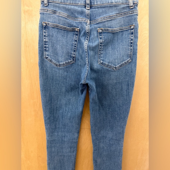 REFORMATION Classic Jeans in Darwin Wash - Picture 7 of 15